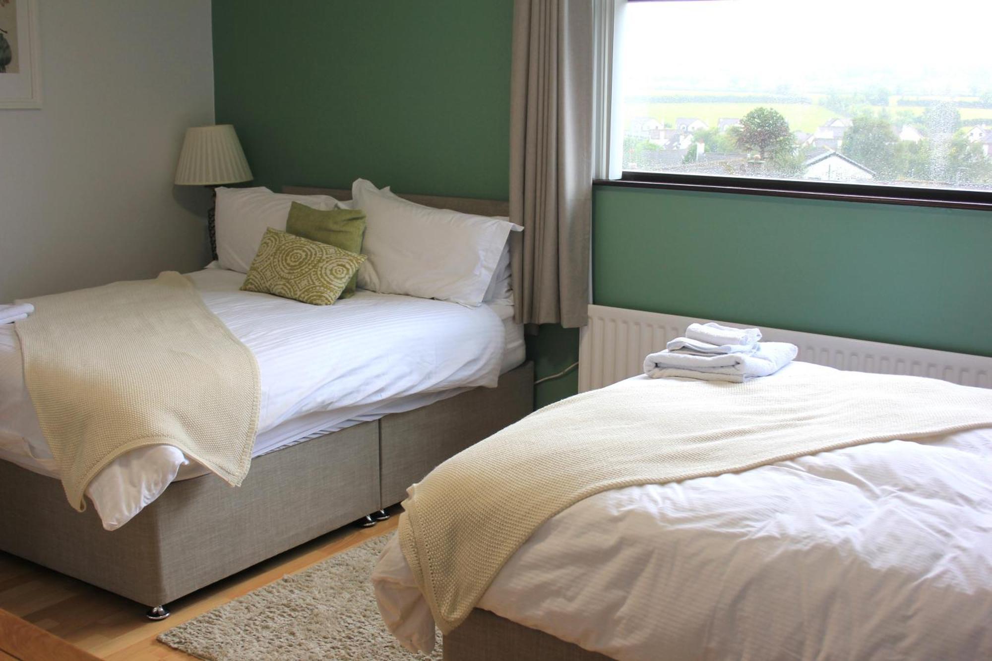 Cairnview Bed And Breakfast ลาร์น ภายนอก รูปภาพ