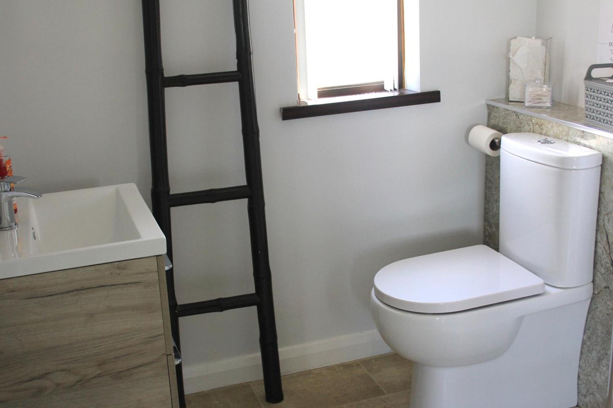 Cairnview Bed And Breakfast ลาร์น ภายนอก รูปภาพ
